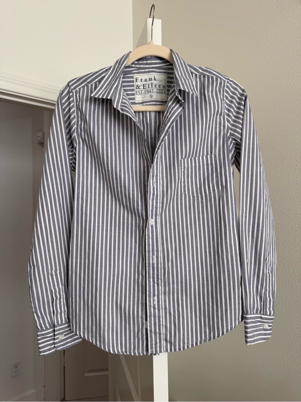 Frank & Eileen Woman’s Blue and White Vertical Stripe Cotton Shirt Size S